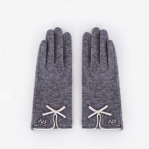 Roberto Verino gray gloves